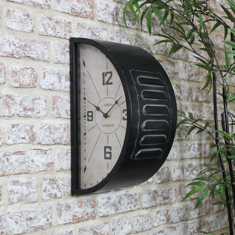 How to Choose the Right Outdoor Clock