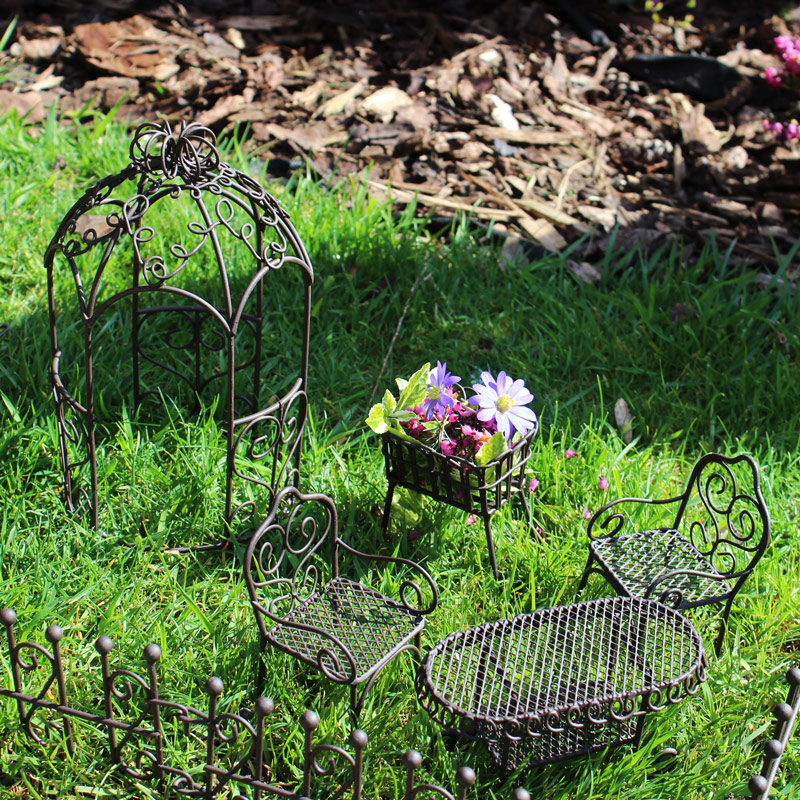 Brown Metal Mini Garden Set