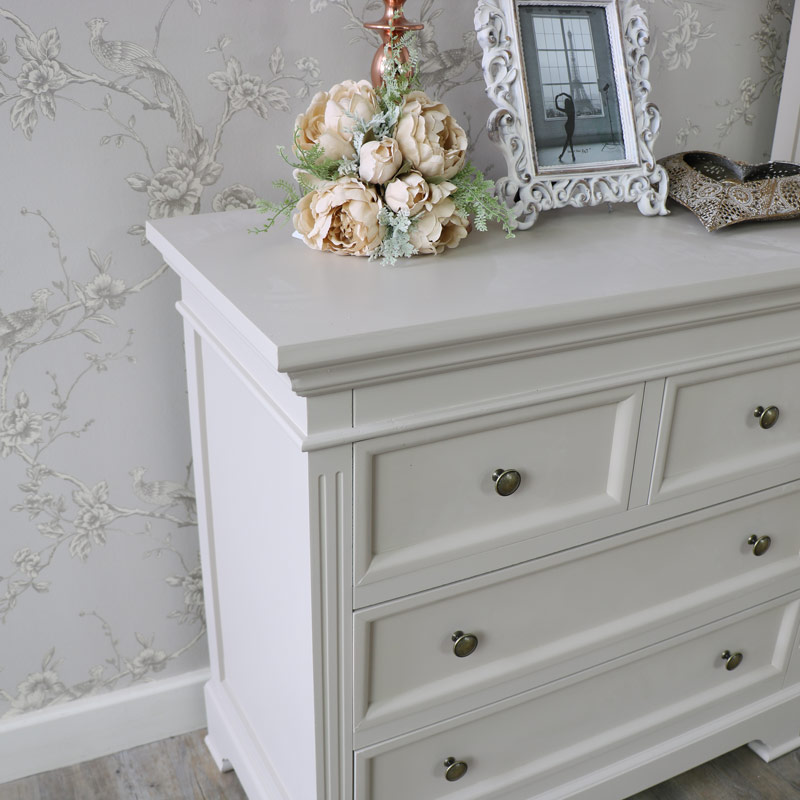 Daventry Range - Two Over Two Chest of Drawers 