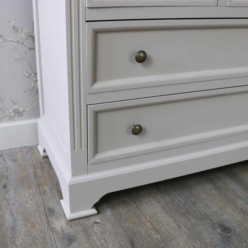 Daventry Range - Two Over Two Chest of Drawers 