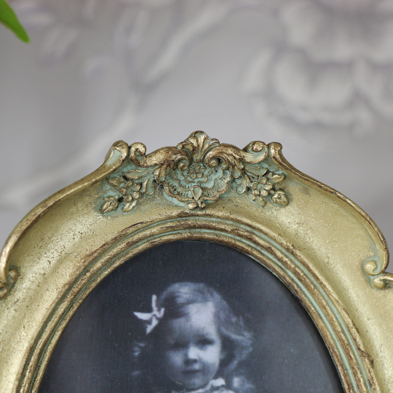 Gold Oval Ornate Photograph Frame