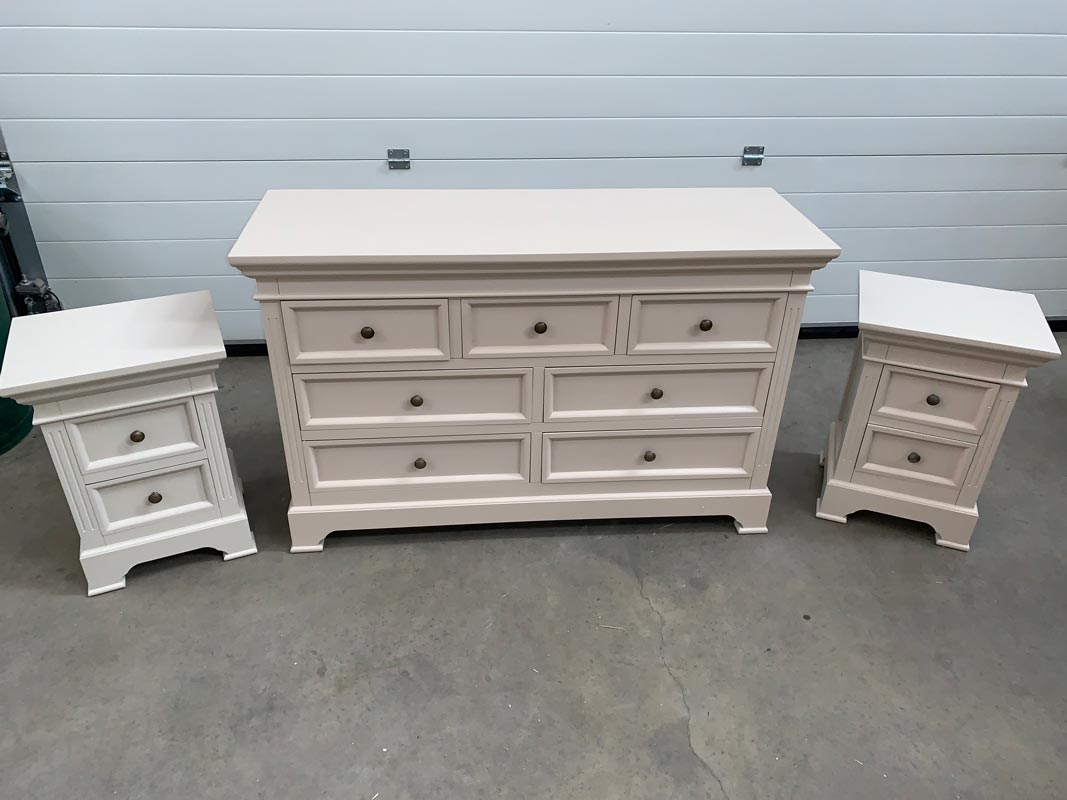 Large Grey 7 Drawer Chest of Drawers and Pair of Bedside Chests  - Daventry Taupe-Grey Range DAMAGED SECOND 2000
