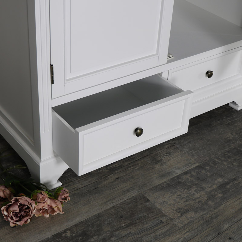 Large White Double Wardrobe - Daventry White Range SECONDS ITEM