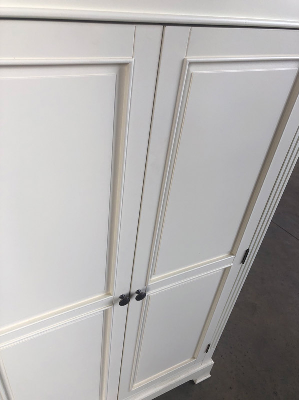 Linen Closet/Low Wardrobe Storage Cabinet - Daventry Cream Range DAMAGED SECOND 3113