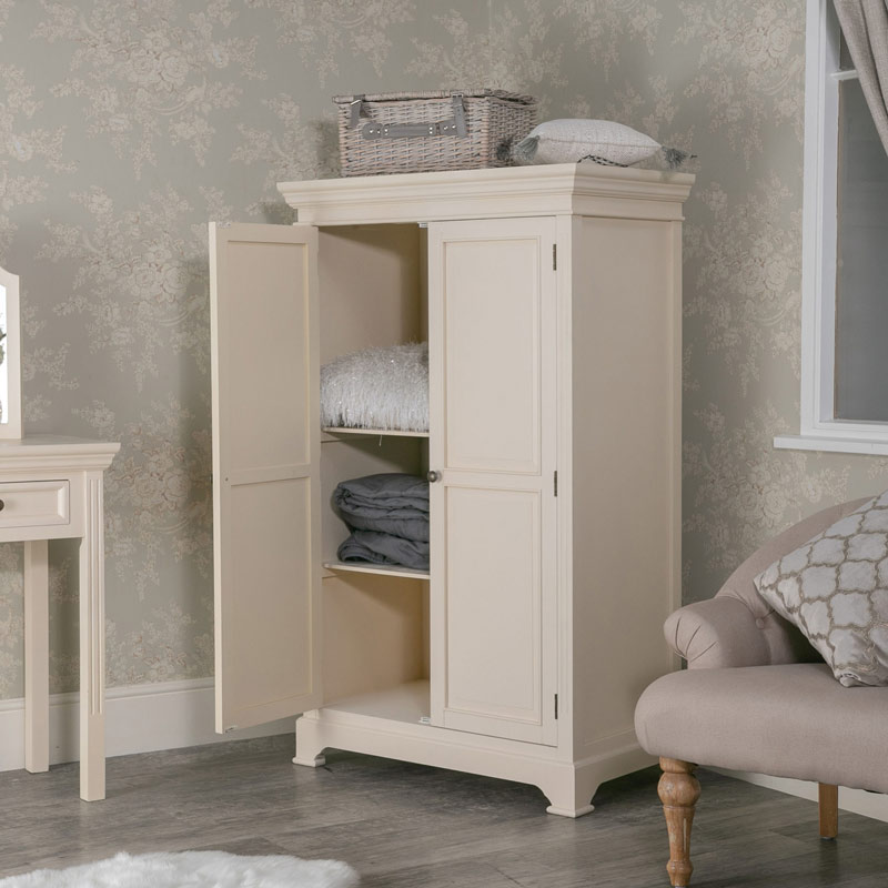 Linen Closet/Low Wardrobe Storage Cabinet - Daventry Cream Range DAMAGED SECOND 3011