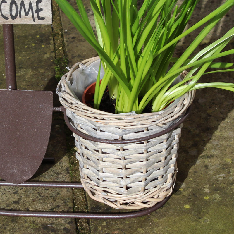 Metal Spade Planter & Wicker Plant Pot with Welcome Plaque 