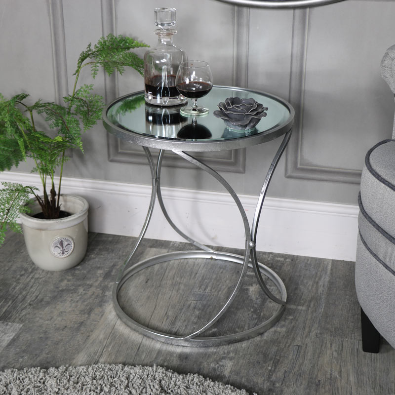Silver Mirrored Table Melody Maison, Round Silver Side Table