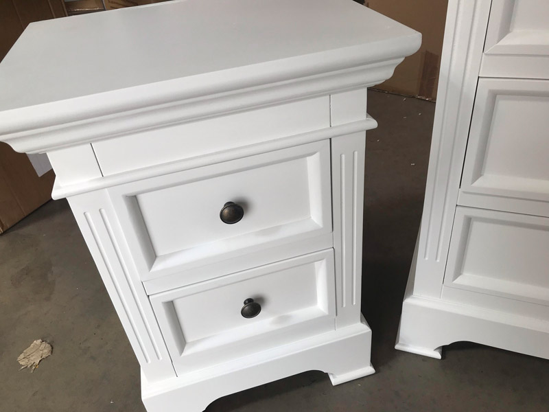 White Bedroom Furniture, Chest of Drawers & Pair of Bedside Tables - Daventry White Range DAMAGED SECOND 3002