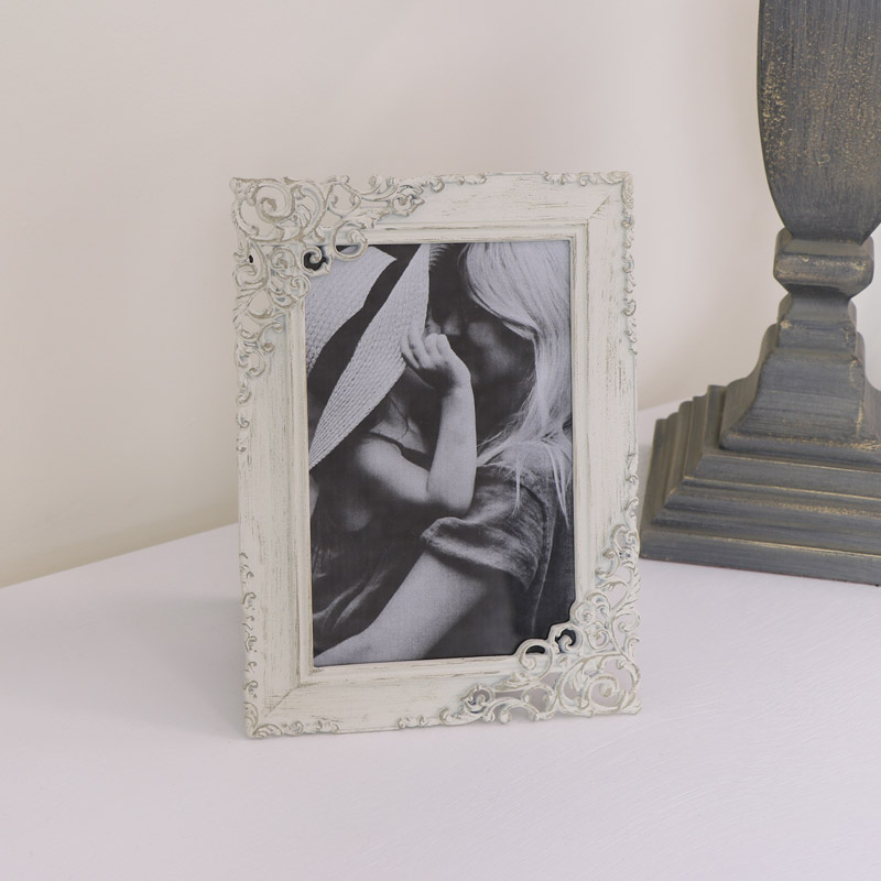 Cream Ornate Photo Frame