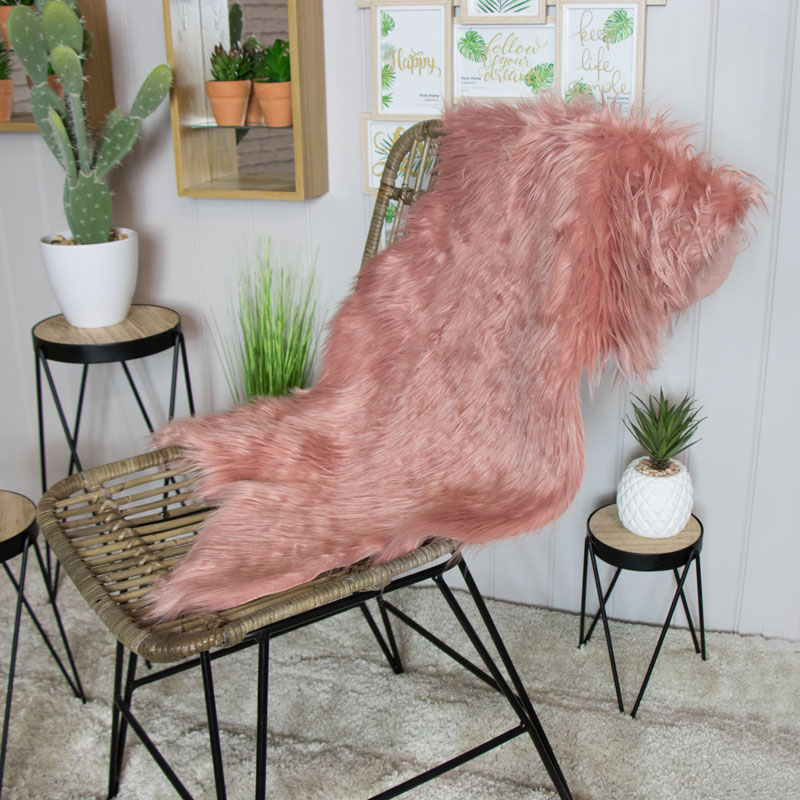 Dark Pink Faux Fur Rug 50cm x 90cm 