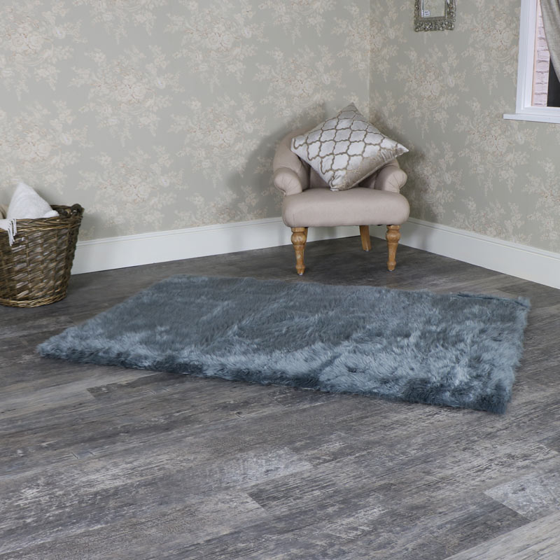 Large Grey Faux Fur Rug 140cm x 200cm