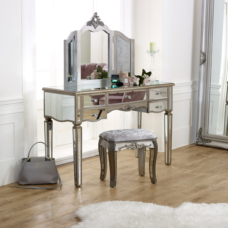 Large Mirrored Dressing Table Set, Vanity And Stool Sets