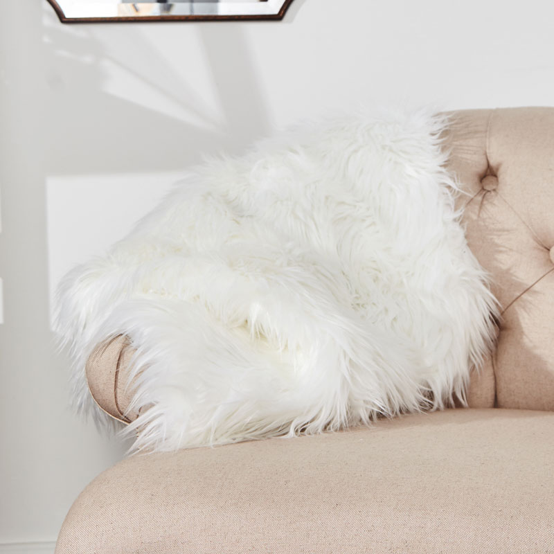 Luxurious Soft White Faux Fur Bedroom Rug 50cm x 90cm 