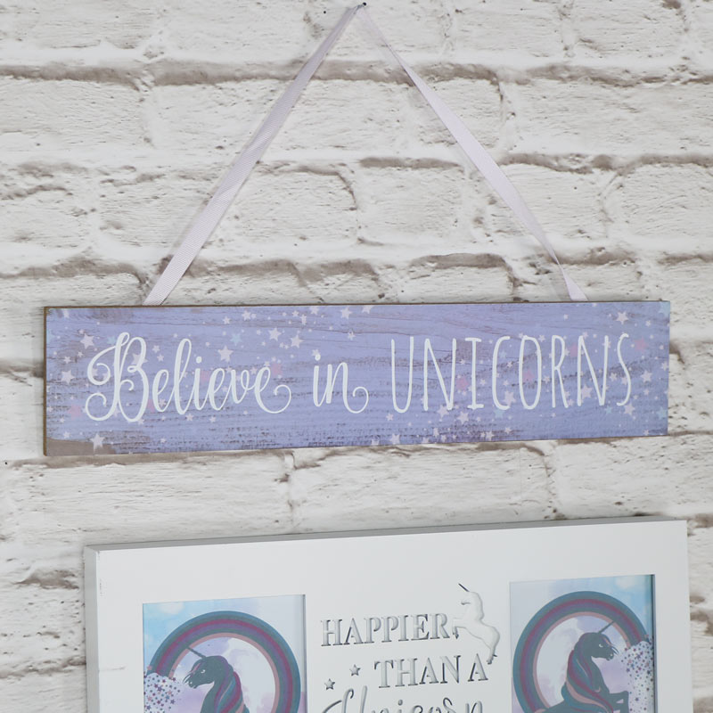 Wooden Wall Plaque 'Believe in Unicorns'