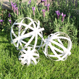 Cream Decorative Garden Spheres