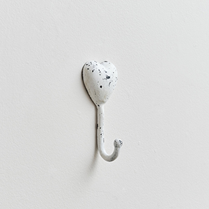 White Distressed Metal Heart Wall Hooks